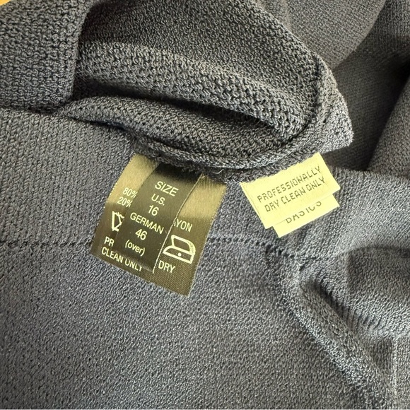 St John Basics Long Navy Blue Knit Skirt Back Slit Size 16 - Picture 7 of 7